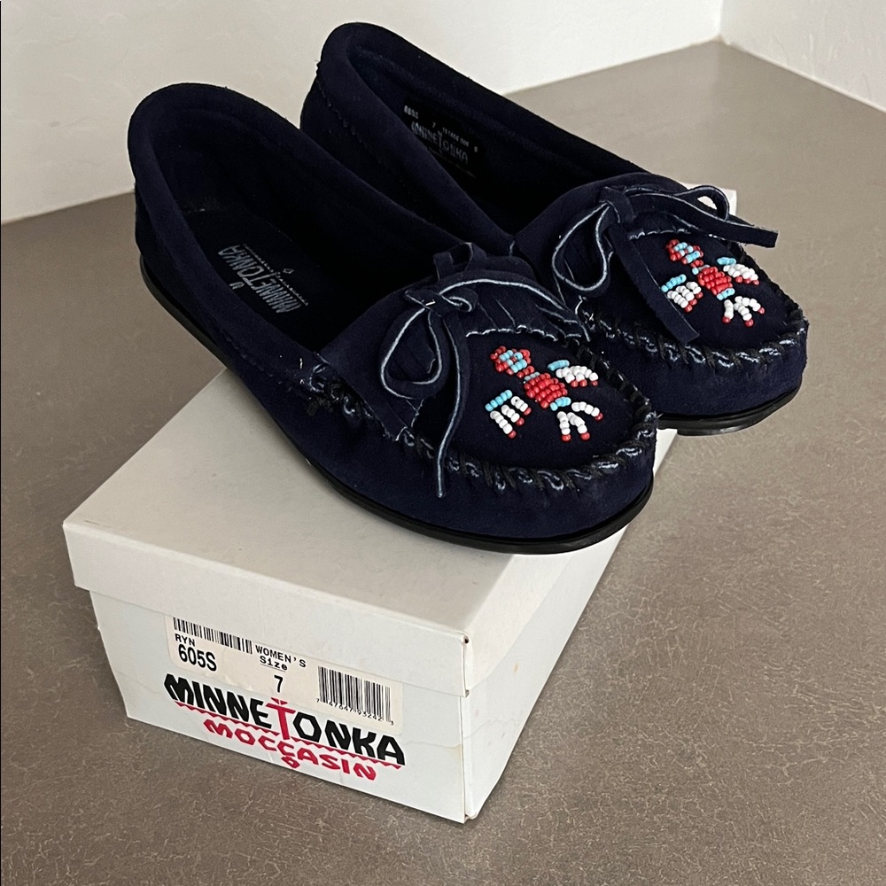 Minnetonka Thunderbird hare sole size 7 Navy